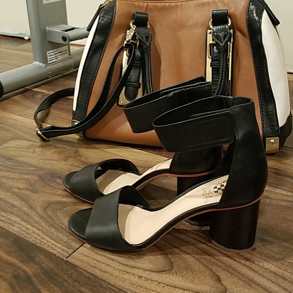 VINCE CAMUTO 3 inch heels